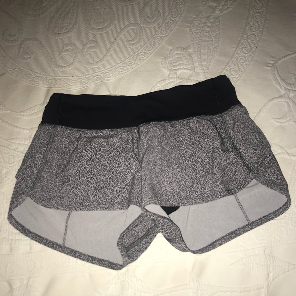Lululemon speed shorts 2.5 inch/ 4 way stretch